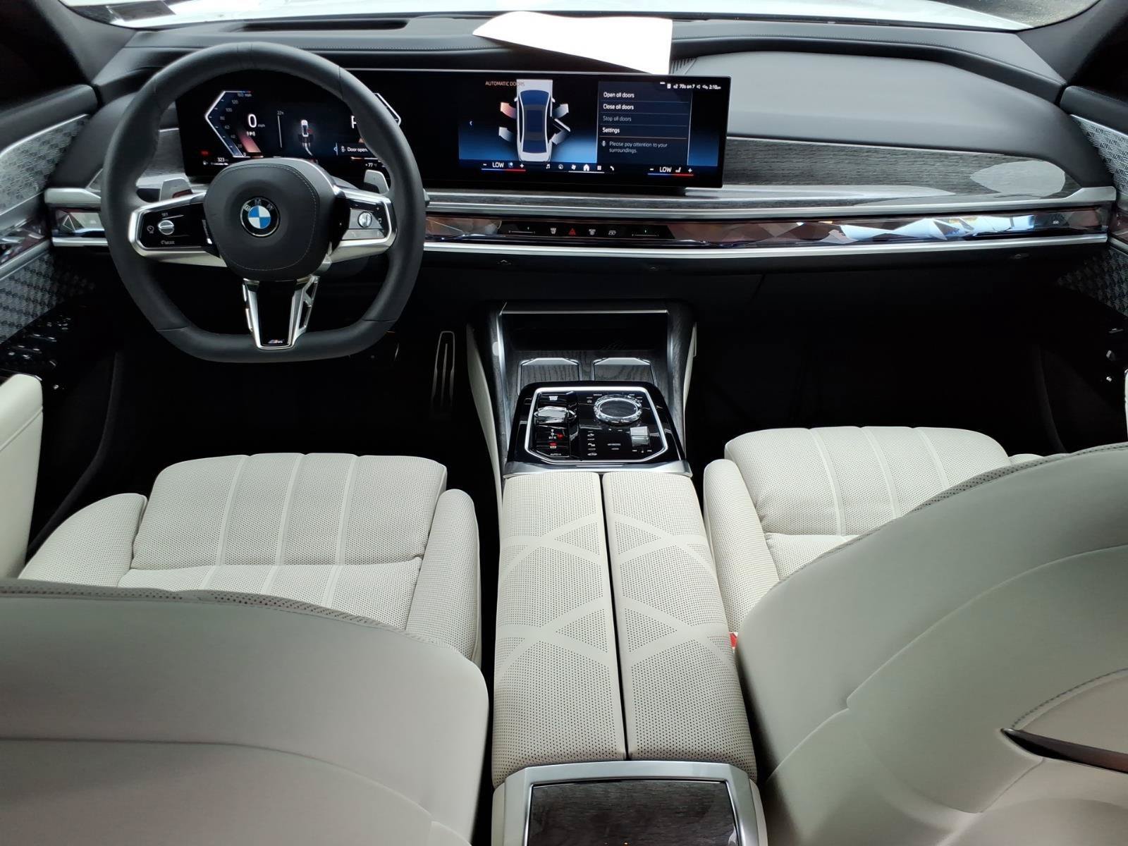 Used 2025 BMW 760i xDrive w/ Executive Package AWD/4WD image 30