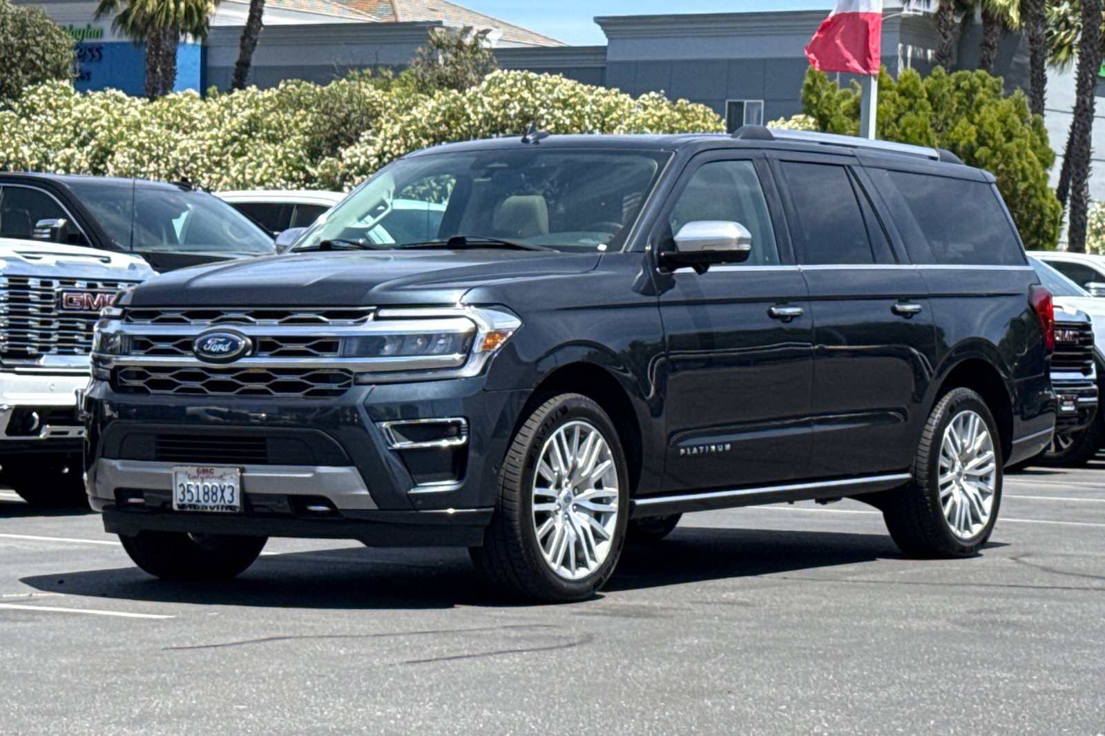 Used 2024 Ford Expedition Max Platinum AWD/4WD image 9