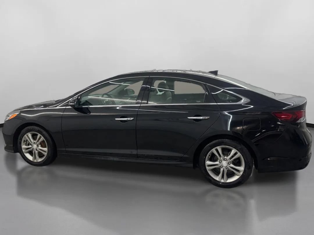 Used 2018 Hyundai Sonata Limited w/ Limited Ultimate Package 03 FWD image 5