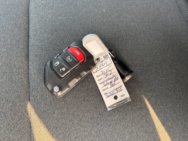 Used 2025 Jeep Wrangler Unlimited Sahara AWD/4WD image 30