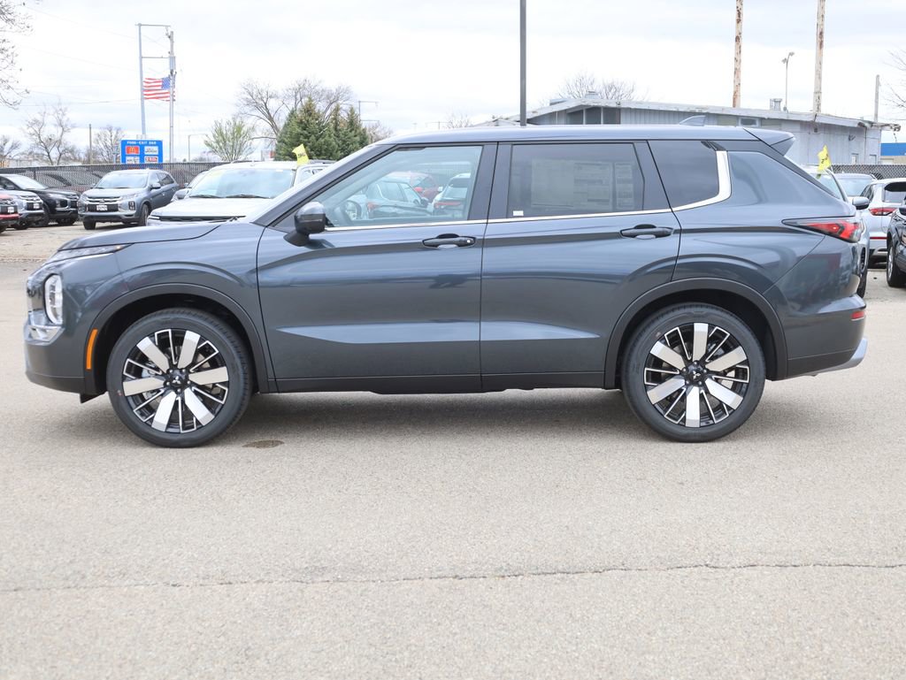 New 2025 Mitsubishi Outlander SE image 6