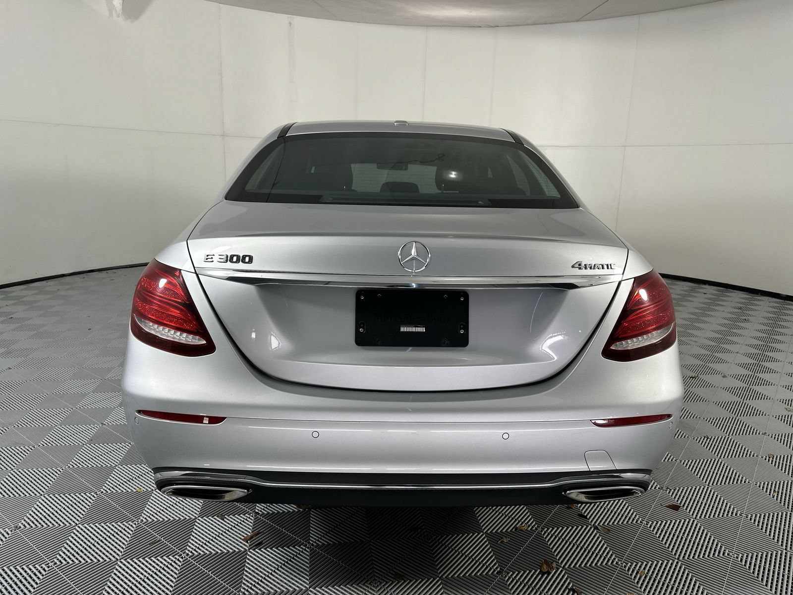 Used 2018 Mercedes-Benz E 300 4MATIC w/ Premium 2 Package (Q02) image 7