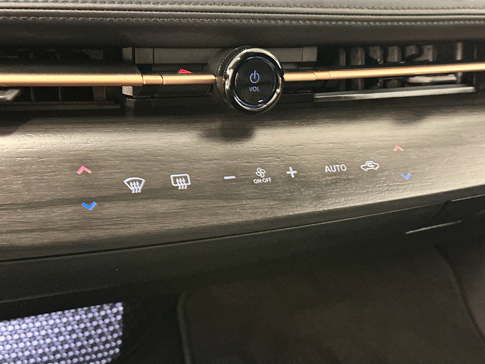 Used 2024 Nissan Ariya AWD image 24