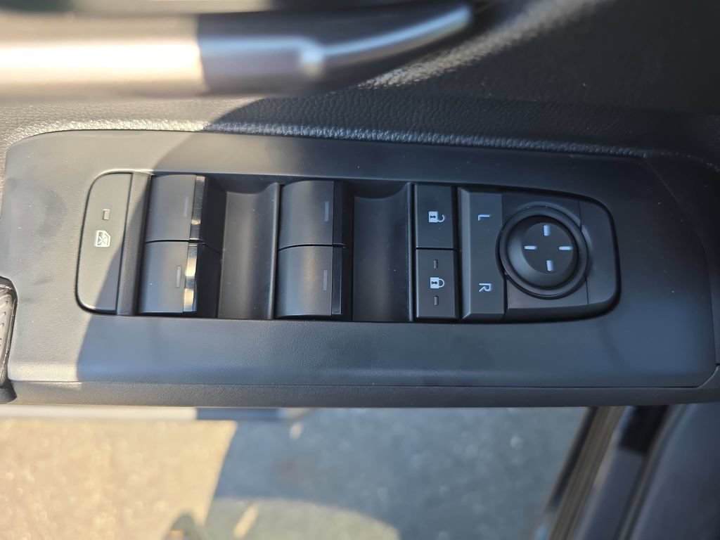 Used 2025 Toyota Tacoma TRD Off-Road w/ TRD Off Road Upgrade Package AWD/4WD image 29