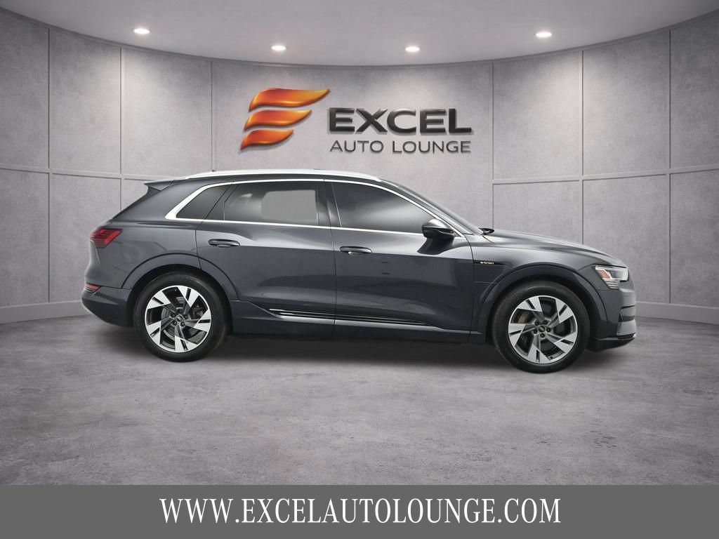Used 2022 Audi e-tron Premium AWD/4WD image 10