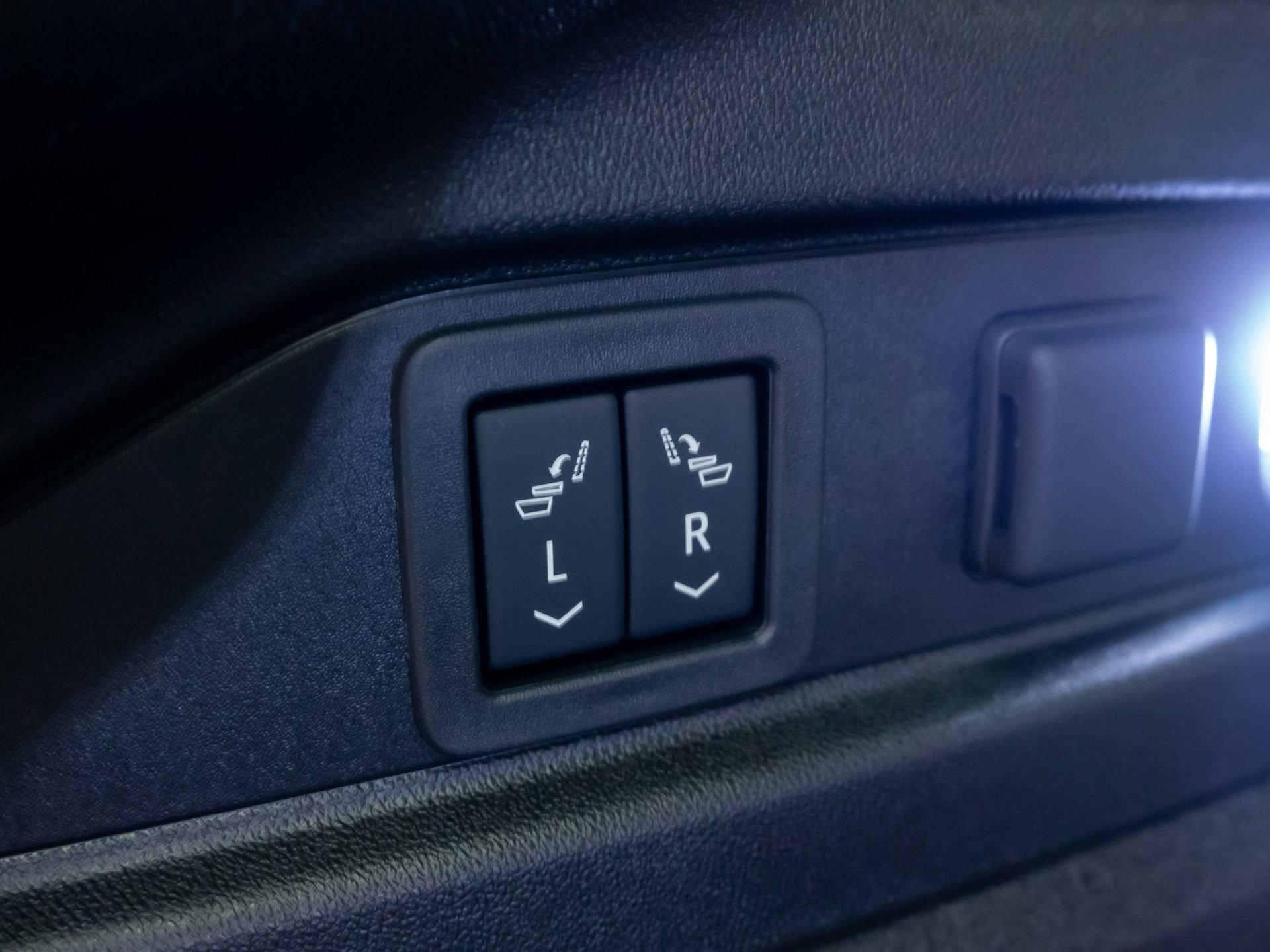 Certified 2025 Cadillac Lyriq Luxury w/ LPO, Floor Liner Package image 35