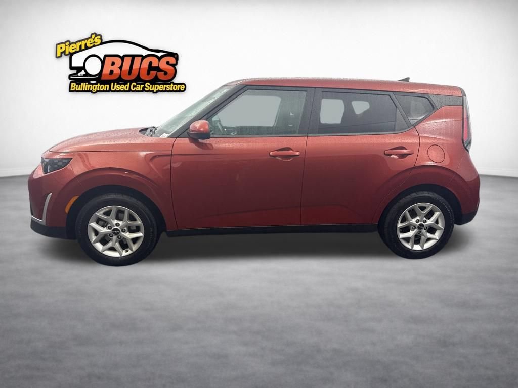 Used 2023 Kia Soul LX w/ LX Technology Package FWD image 2