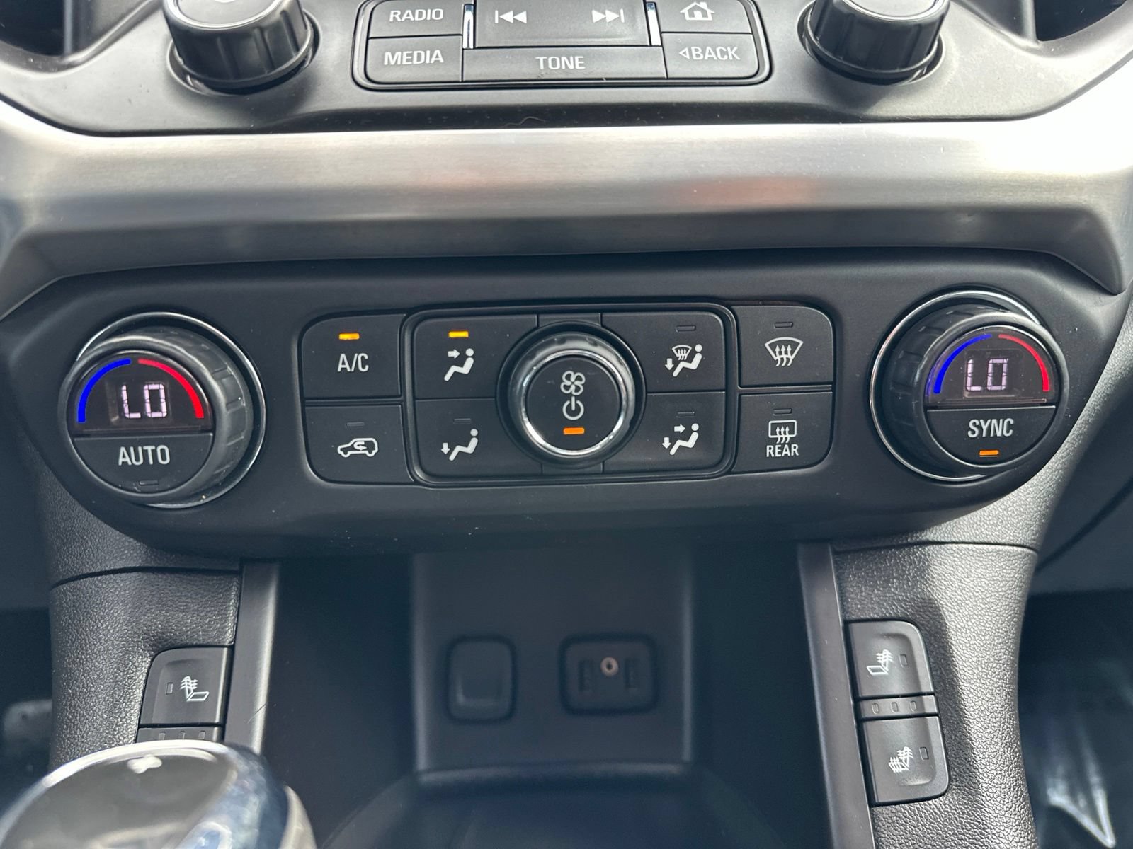 Used 2018 GMC Acadia SLT AWD/4WD image 65