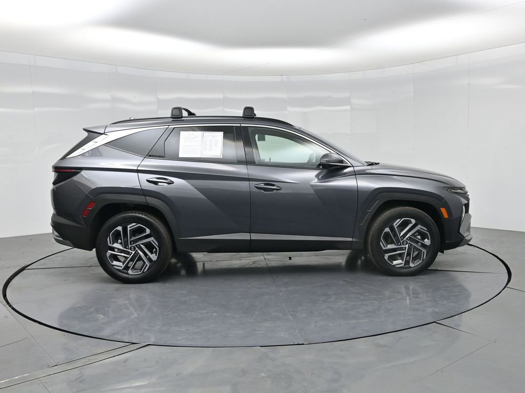 Used 2025 Hyundai Tucson Limited AWD/4WD image 28