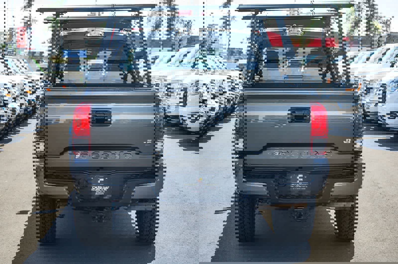 Used 2018 Toyota Tacoma TRD Sport w/ TRD Premium Sport Package image 5