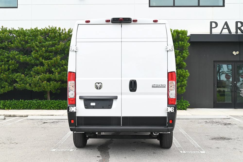 Used 2024 RAM ProMaster 2500 w/ Convenience Group FWD image 4
