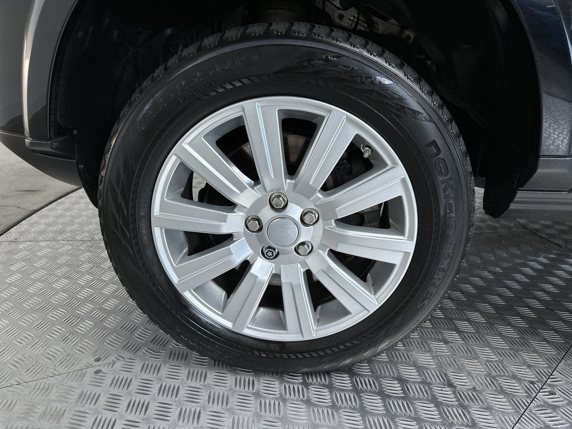 Used 2016 Land Rover LR4 AWD/4WD image 27
