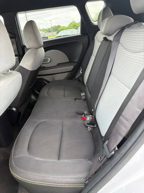 Used 2016 Kia Soul + FWD image 9