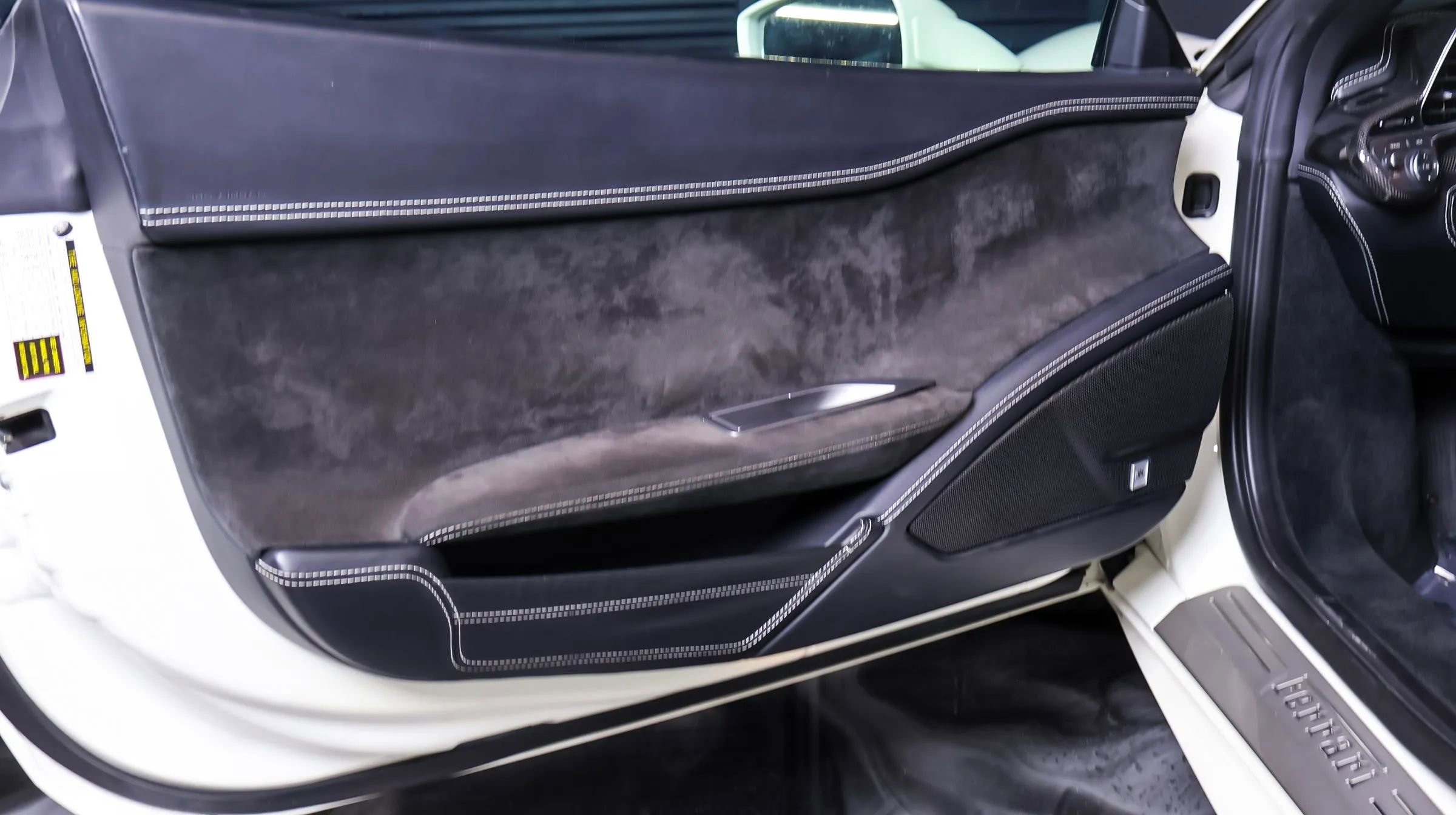 Used 2012 Ferrari 458 Spider RWD image 12