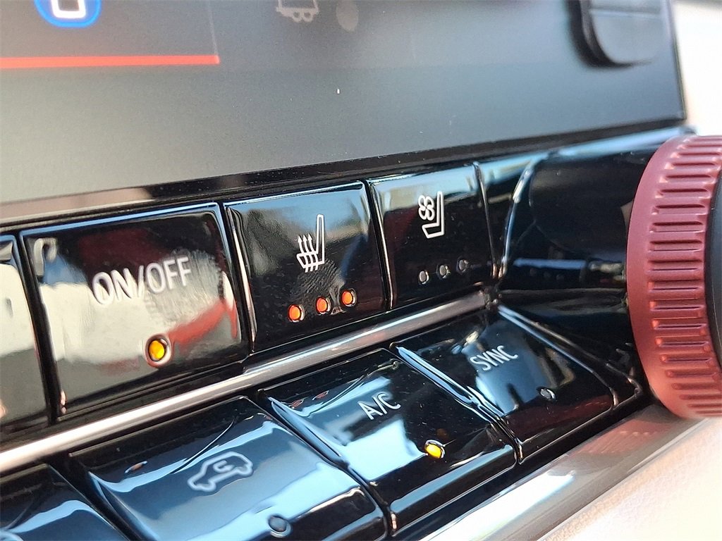 Used 2024 GMC Canyon AT4X w/ AT4X AEV Edition image 28