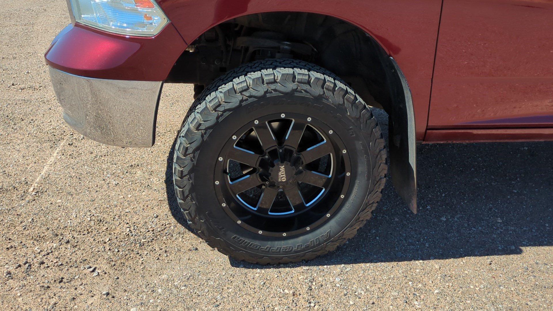 Used 2019 RAM 1500 Classic SLT AWD/4WD image 11