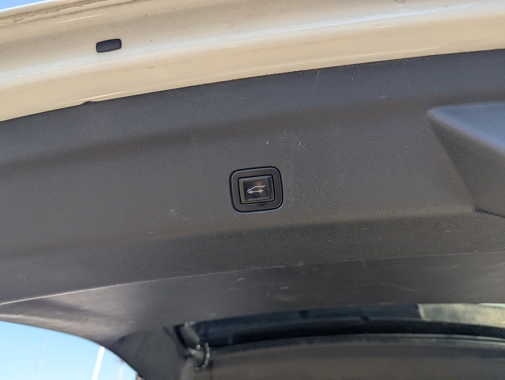 Used 2021 GMC Yukon XL SLT image 24