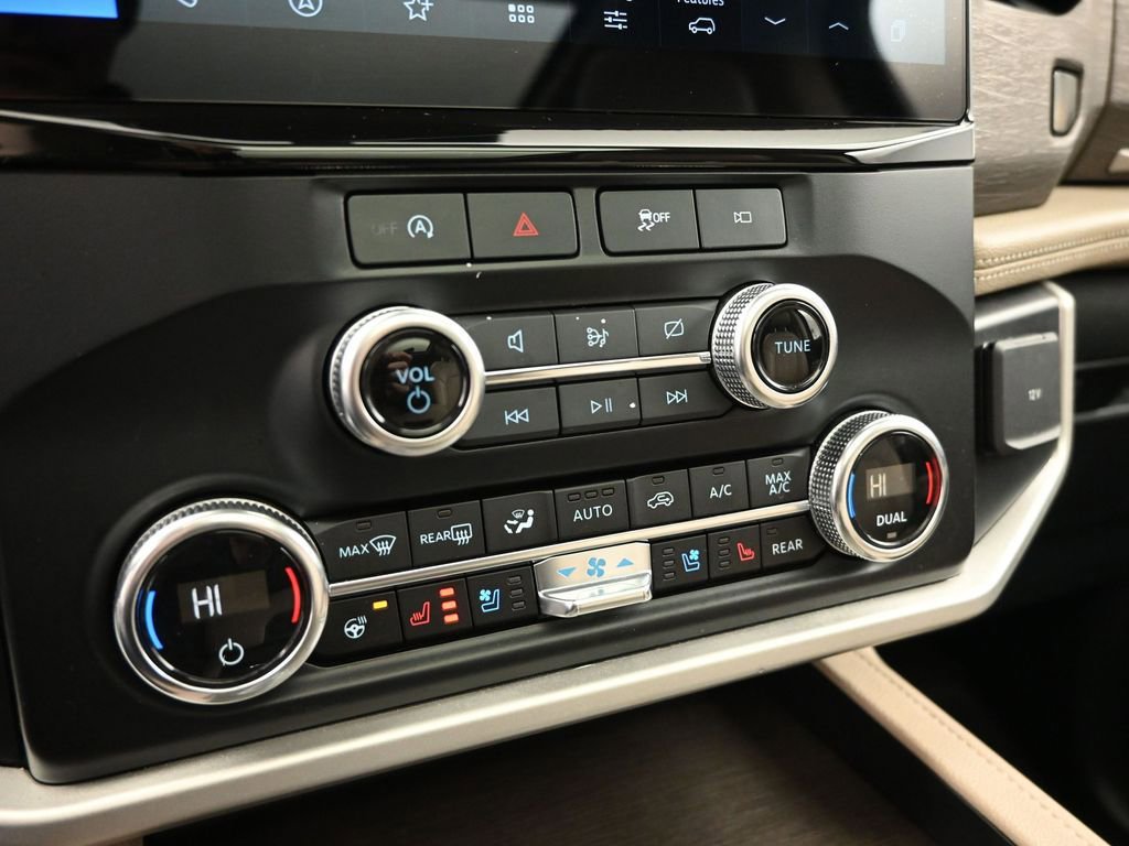 Used 2024 Ford Expedition Max Limited image 18