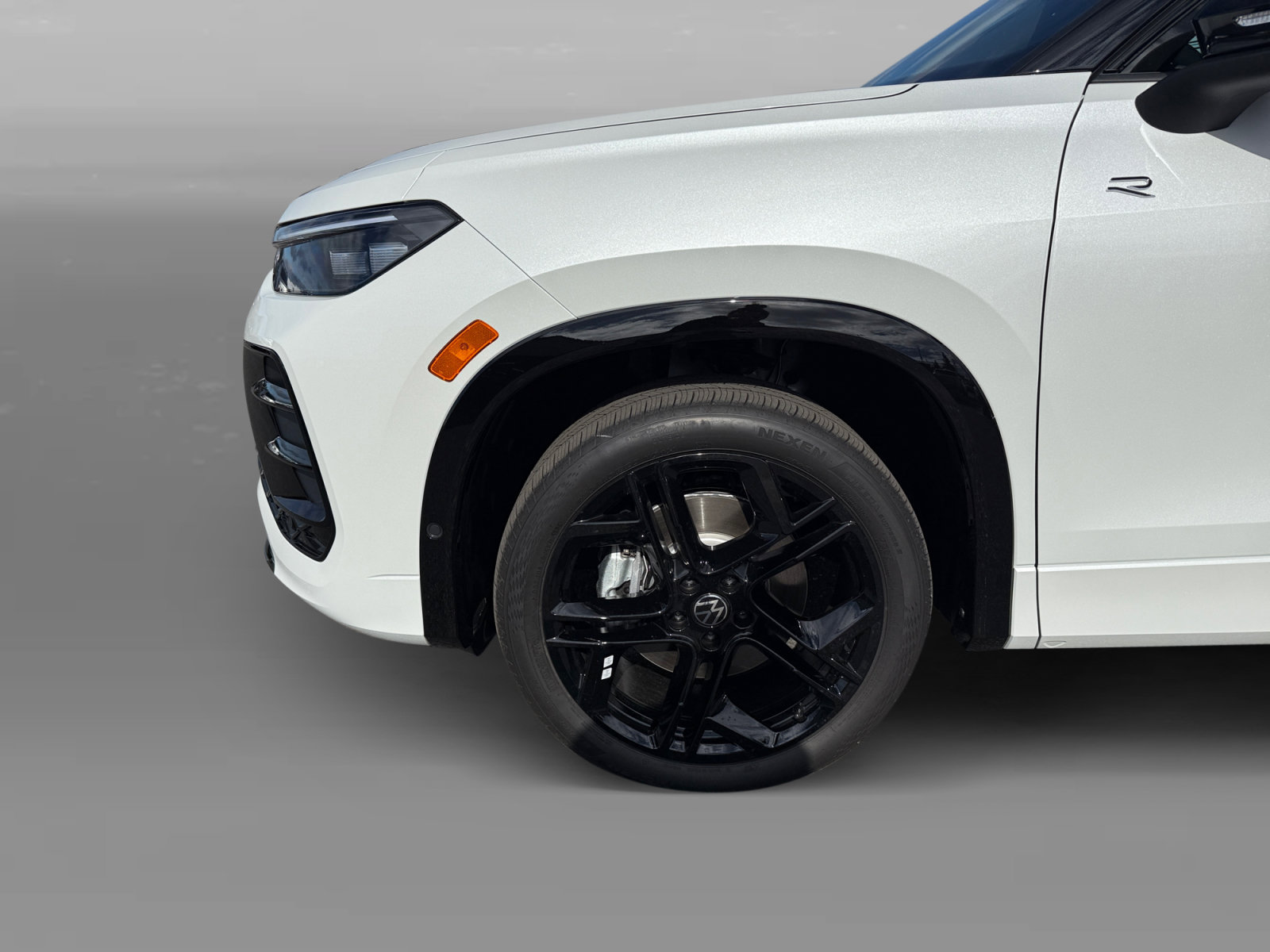 New 2026 Volkswagen Tiguan SE R-Line AWD/4WD image 9