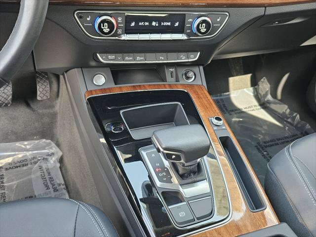 Used 2023 Audi Q5 2.0T Premium AWD/4WD image 11