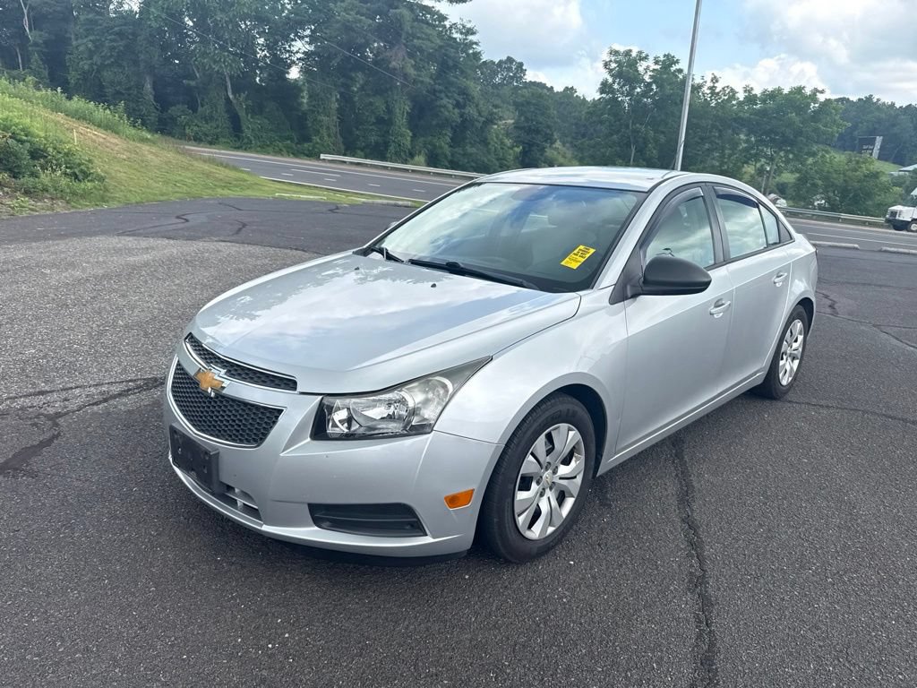 Used 2013 Chevrolet Cruze LS FWD image 4
