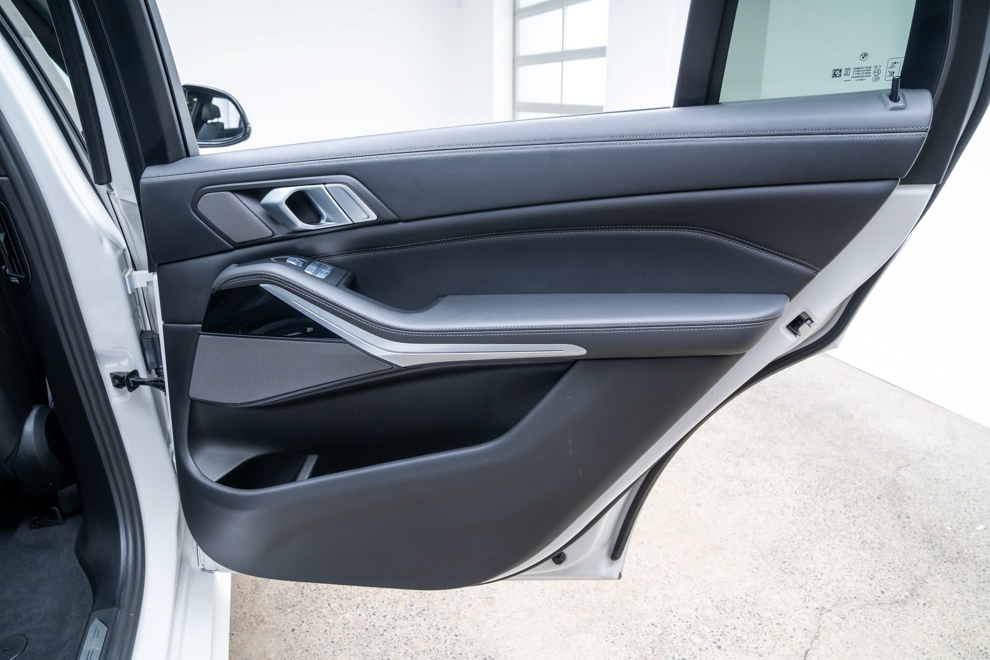 Used 2021 BMW ALPINA XB7 AWD/4WD image 27