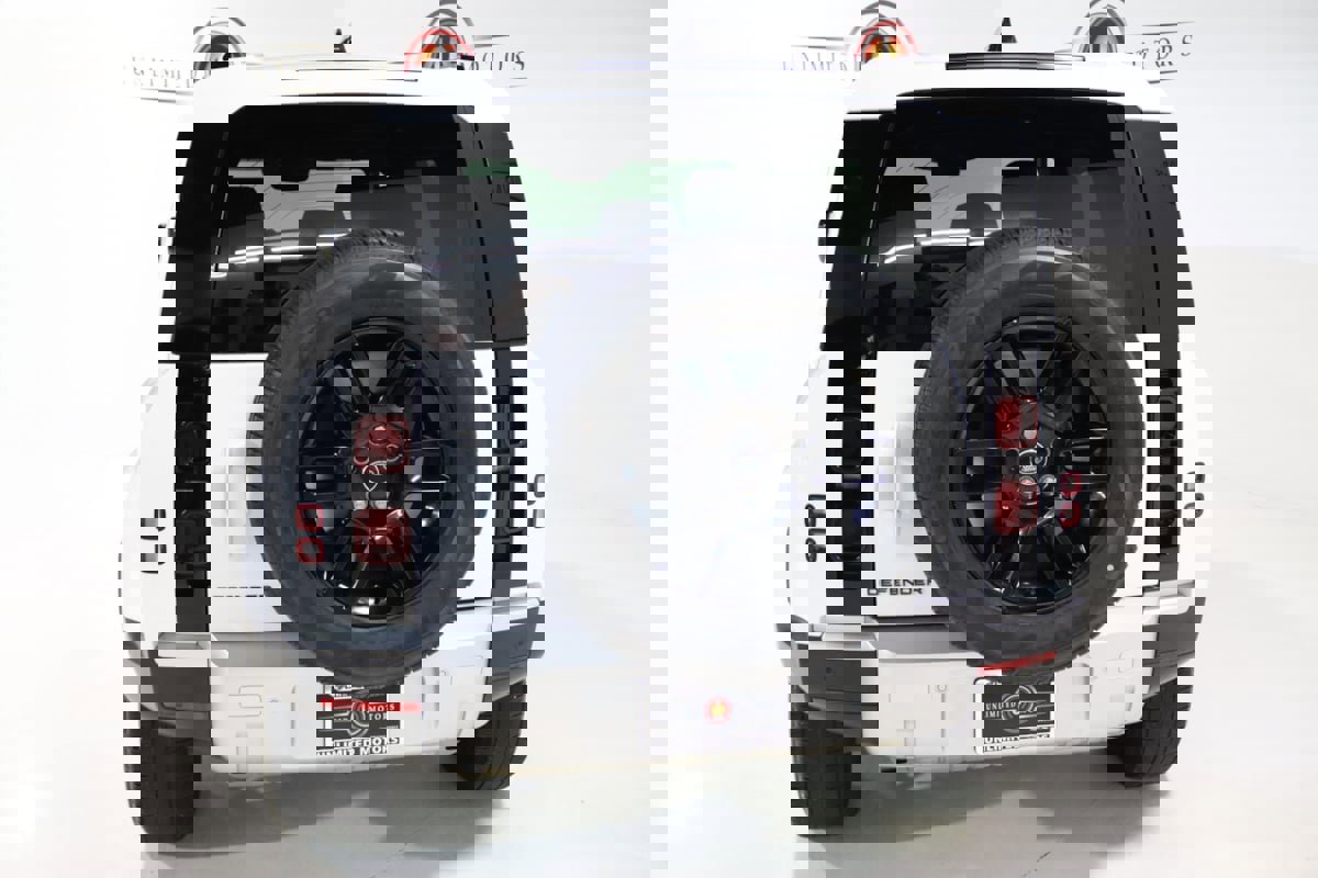 Used 2025 Land Rover Defender 110 S image 32