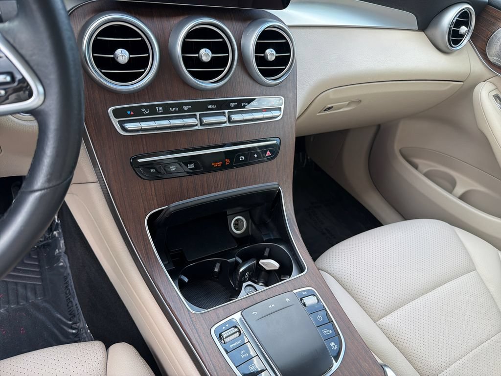 Used 2021 Mercedes-Benz GLC 300 w/ Premium Package image 31