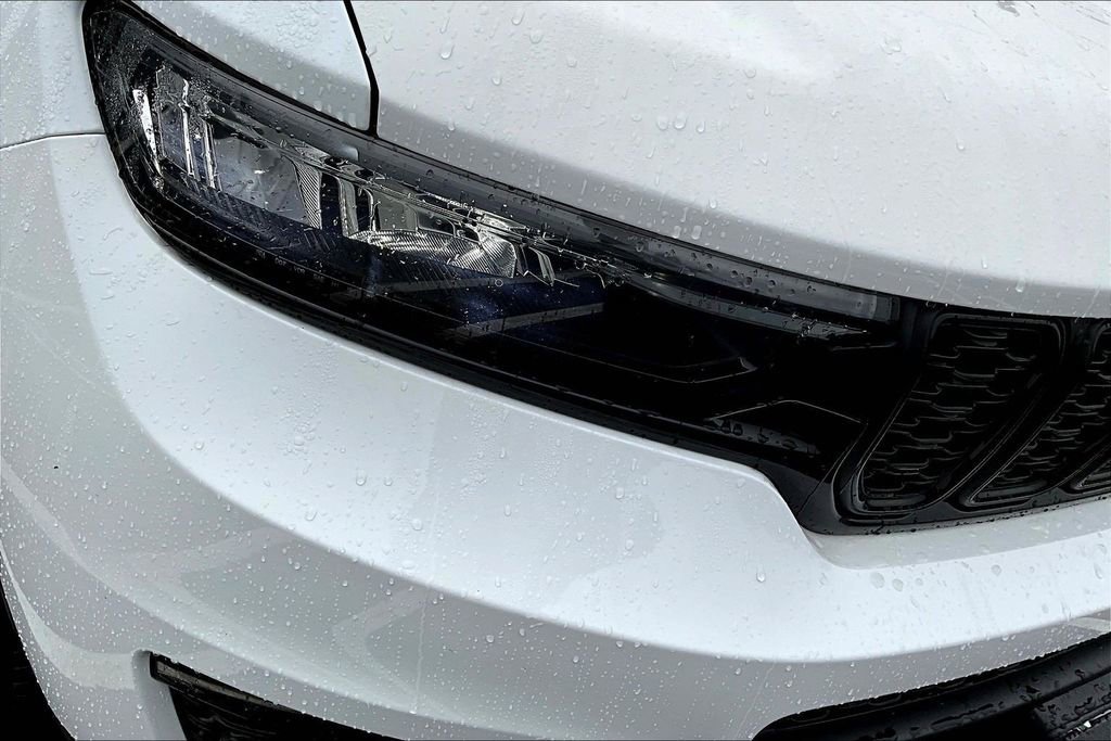 Used 2023 Jeep Grand Cherokee L Limited w/ Black Appearance Package image 32