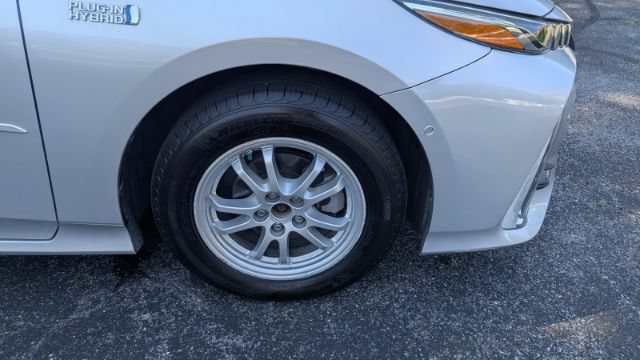 Used 2018 Toyota Prius Prime Advanced FWD image 11