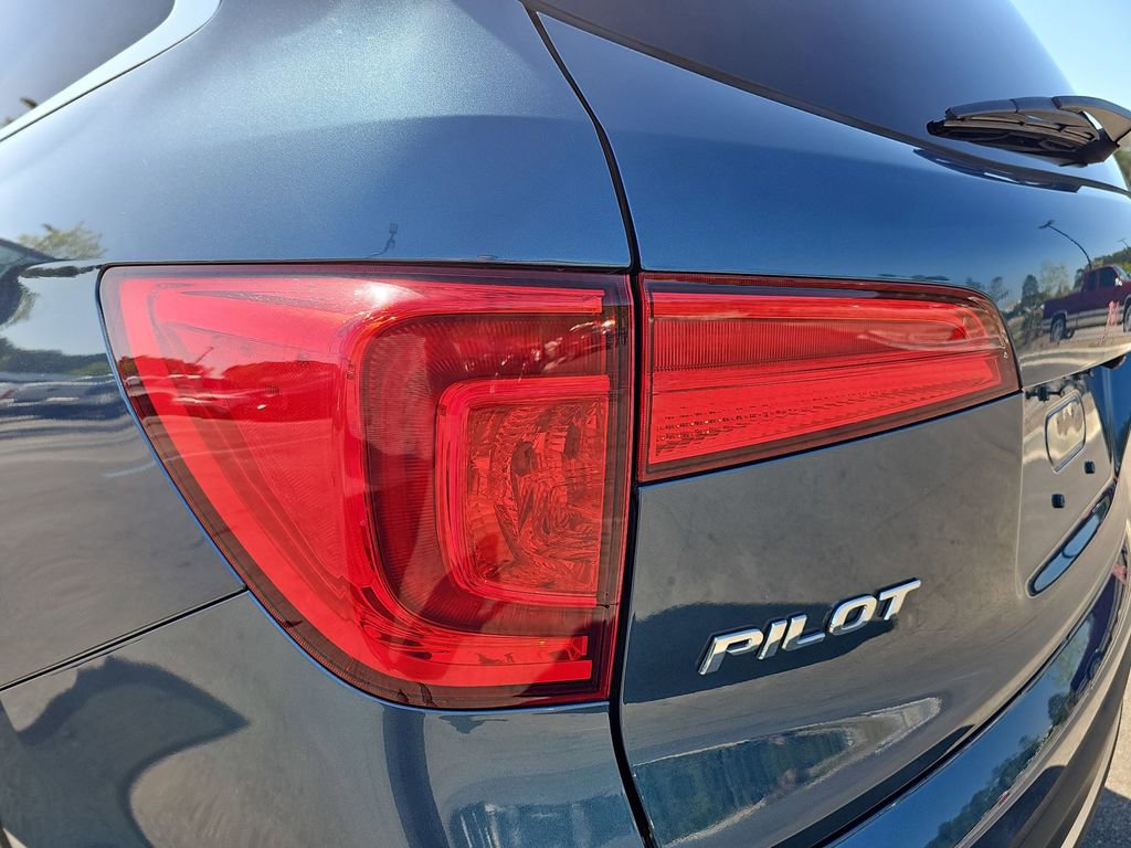 Used 2017 Honda Pilot Touring image 39