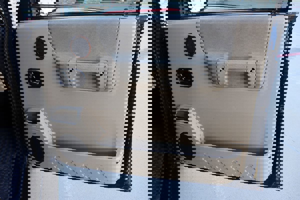 Used 2004 Land Rover Discovery SE image 50