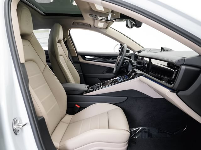 Certified 2025 Porsche Panamera 4 E-Hybrid AWD/4WD image 23