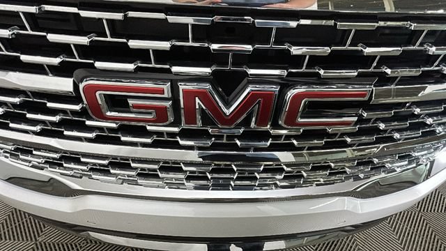 Used 2021 GMC Acadia Denali AWD/4WD image 8