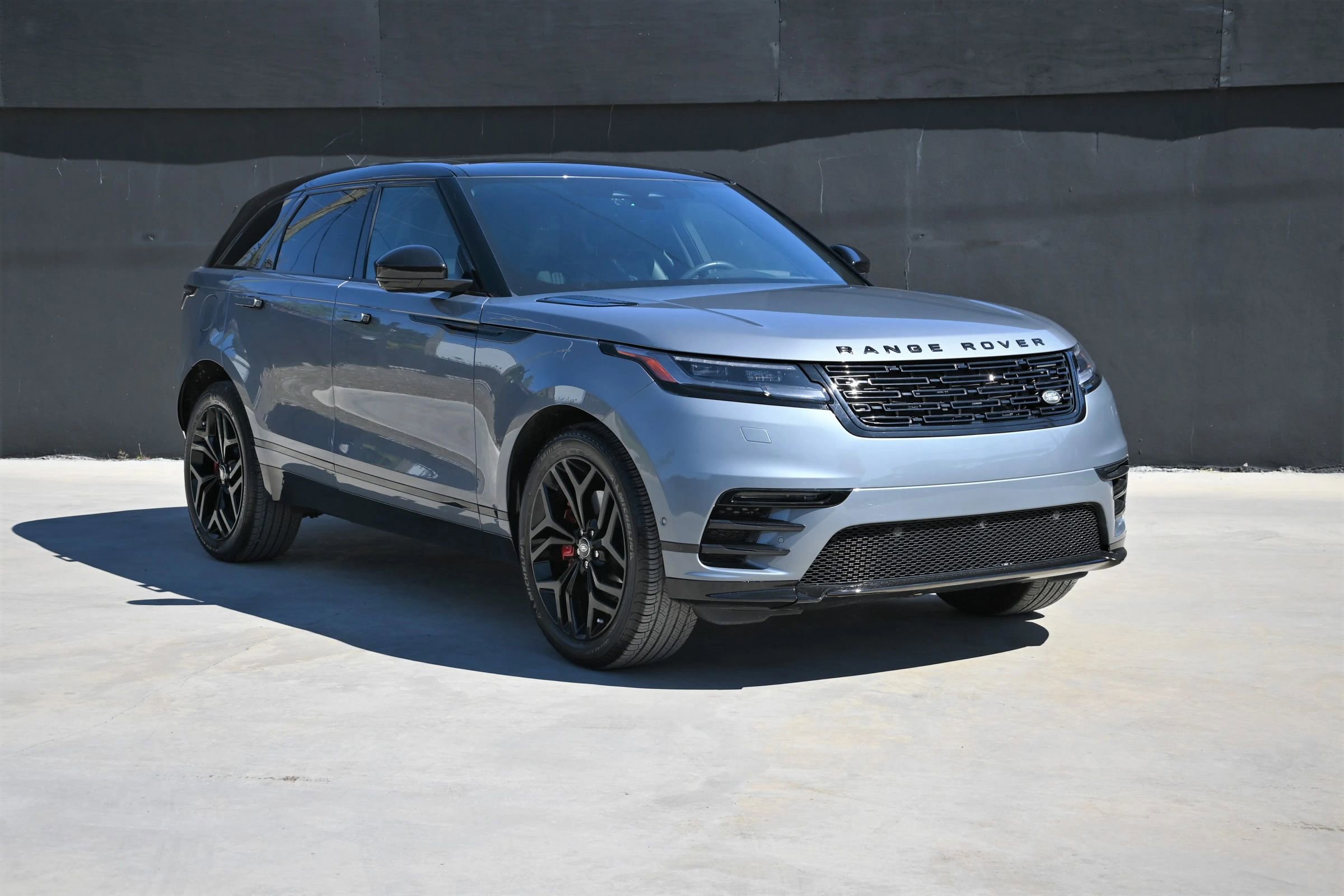 Used 2024 Land Rover Range Rover Velar Dynamic SE image 4