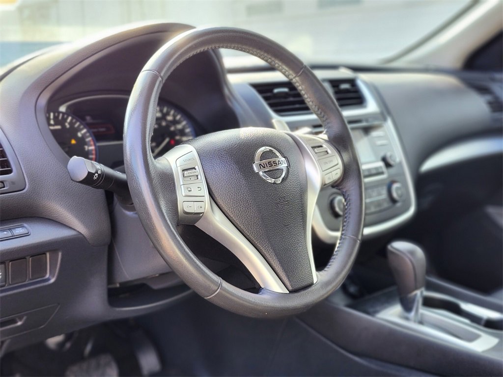 Used 2017 Nissan Altima 2.5 SR image 16