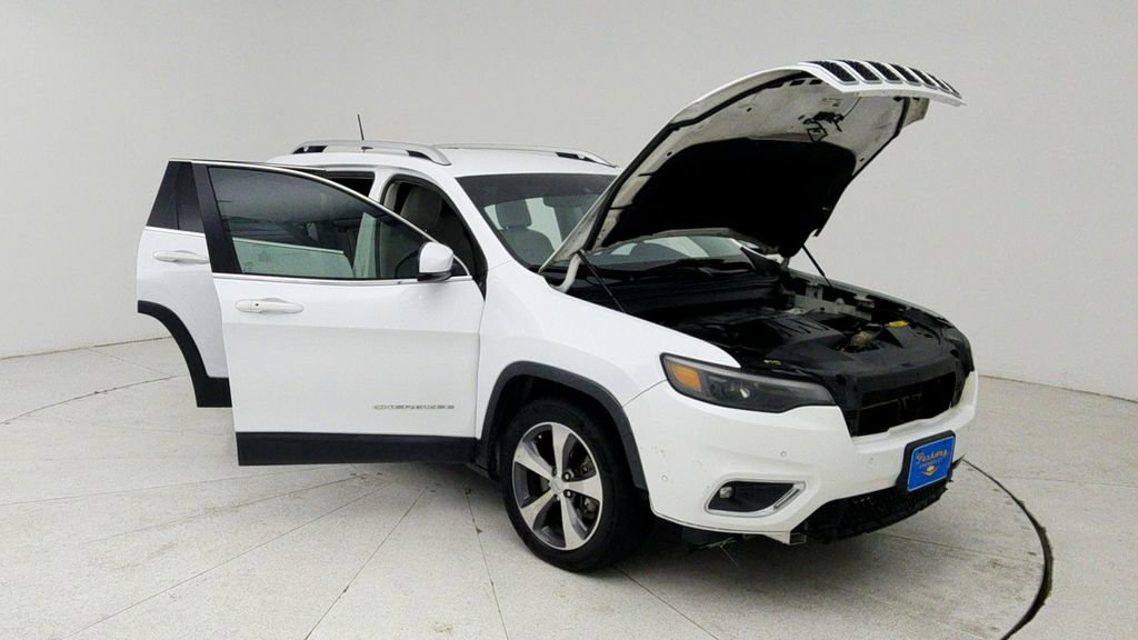 Used 2019 Jeep Cherokee Limited w/ Luxury Group FWD image 10