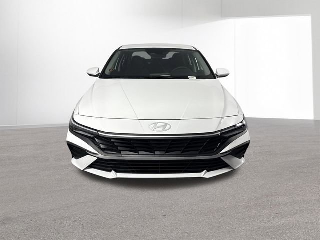 Used 2025 Hyundai Elantra Hybrid FWD image 16