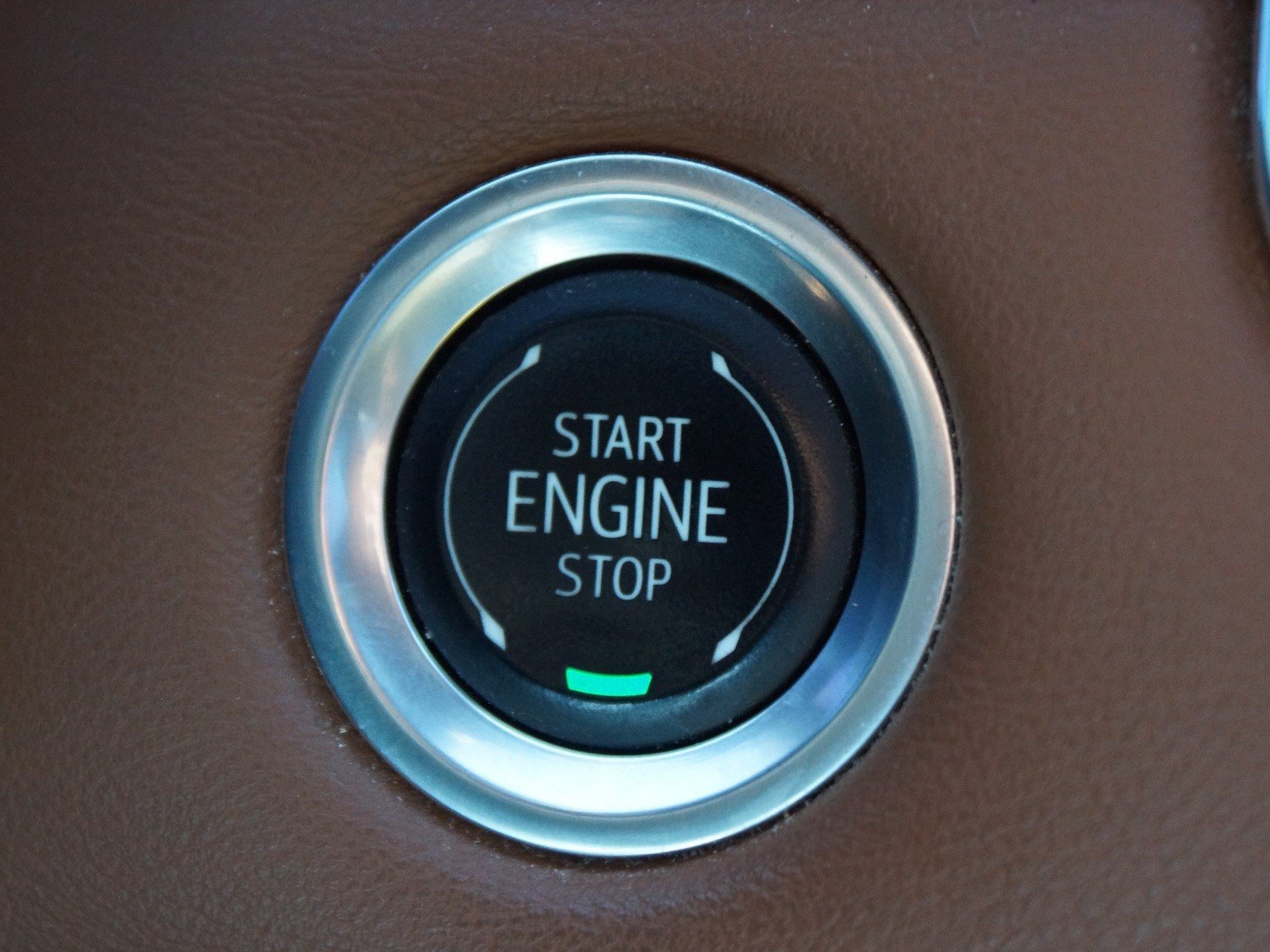 Used 2024 GMC Canyon AT4 w/ Canyon Safety Plus Package AWD/4WD image 8