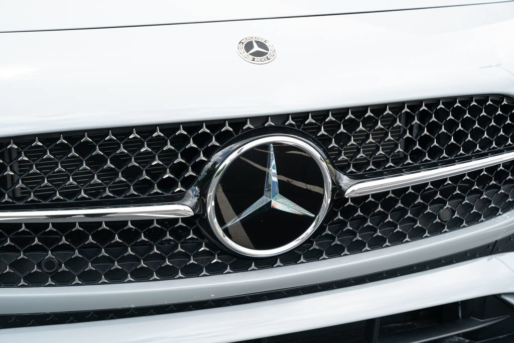Used 2024 Mercedes-Benz CLE 450 4MATIC Cabriolet w/ Driver Assistance Package image 6