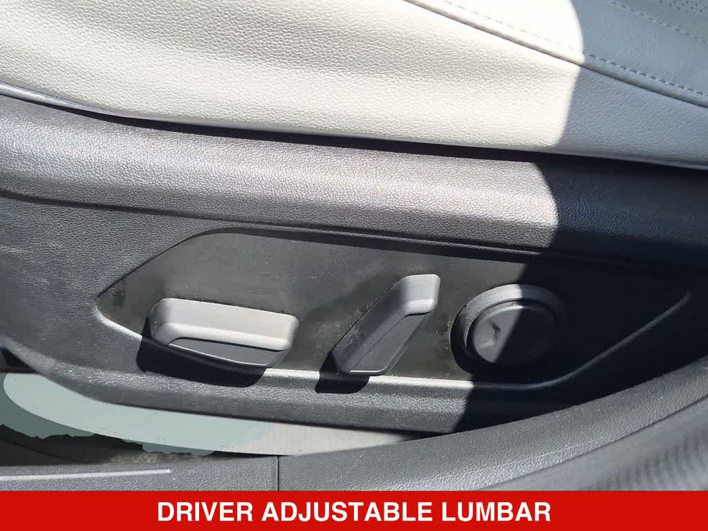 Used 2025 Hyundai Elantra Limited FWD image 14