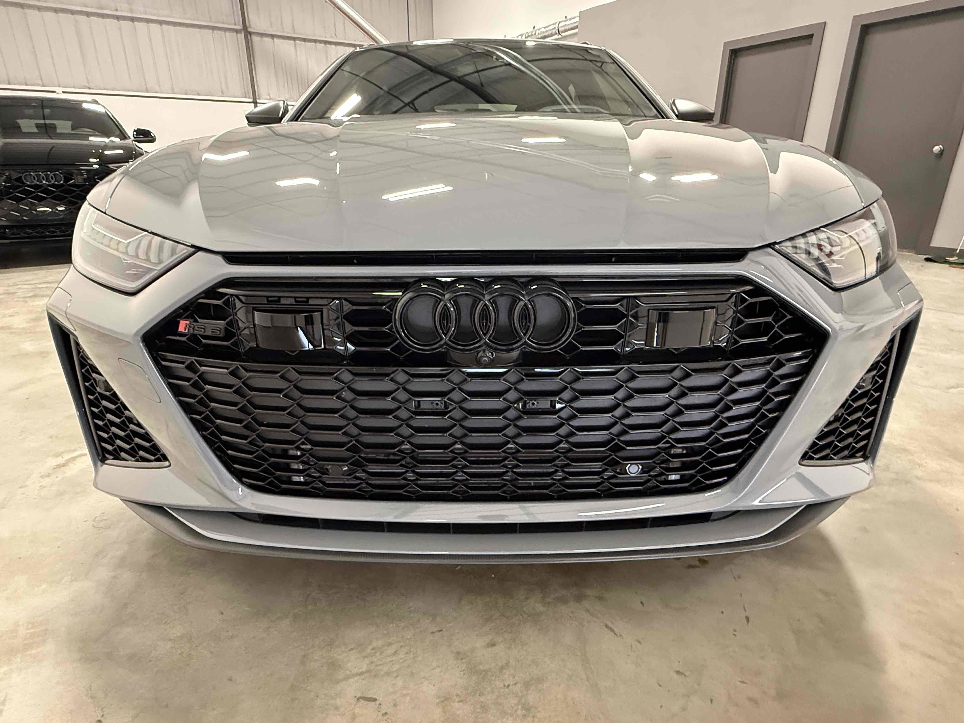 Used 2025 Audi RS 6 performance w/ Matte Carbon Package AWD/4WD image 30