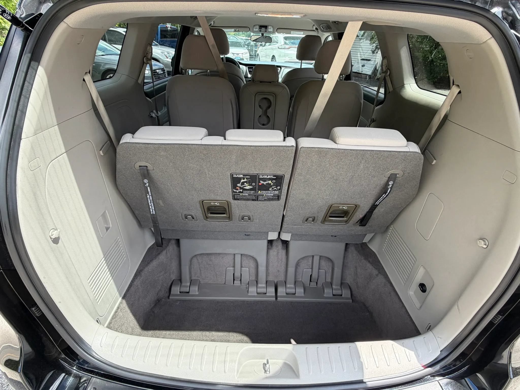 Used 2019 Kia Sedona LX FWD image 36