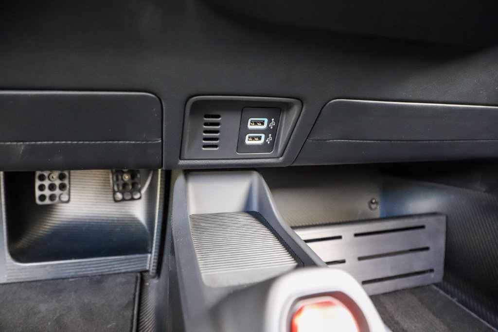 Used 2017 Ford GT RWD image 80