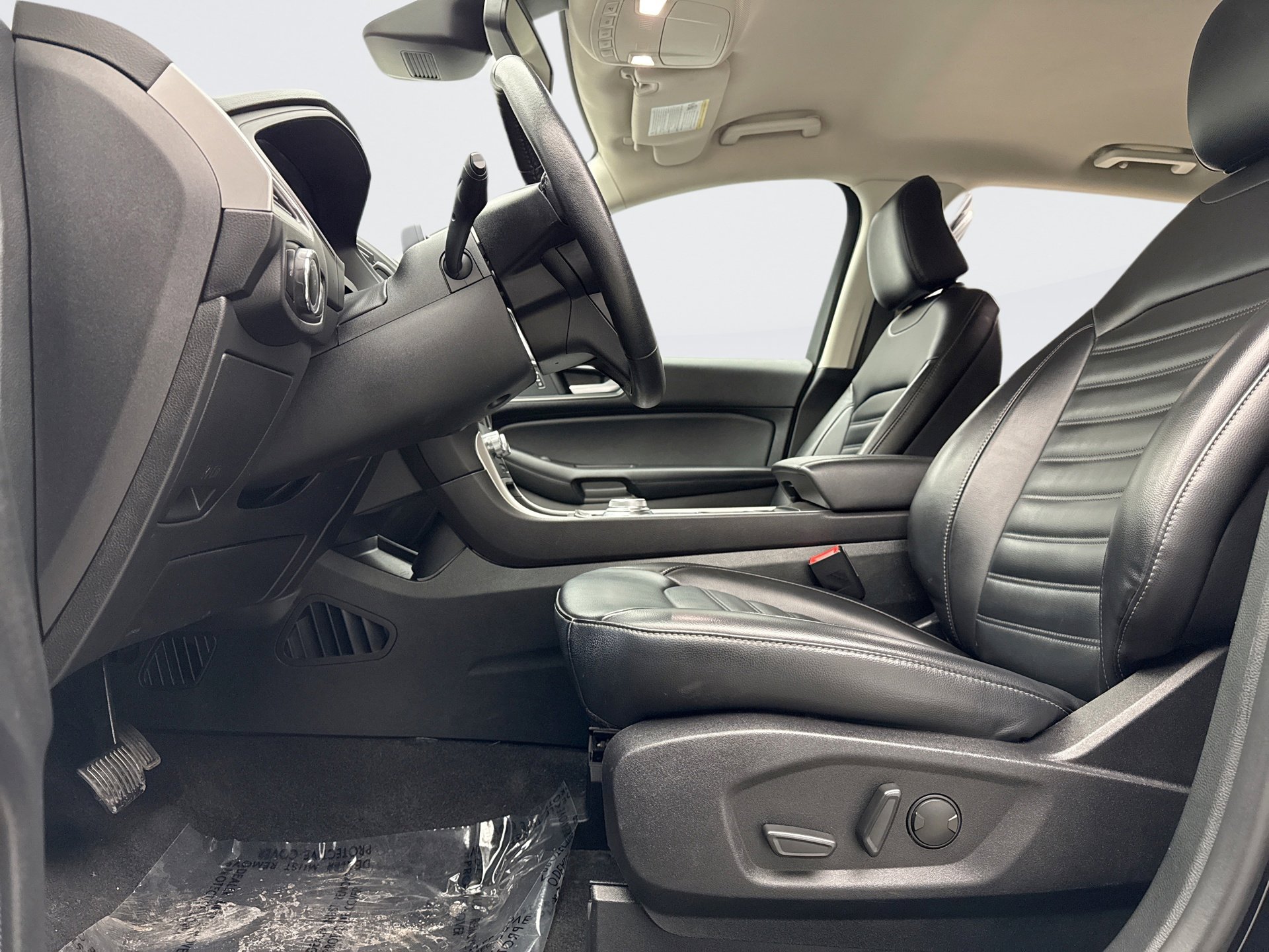 Used 2024 Ford Edge SEL image 11