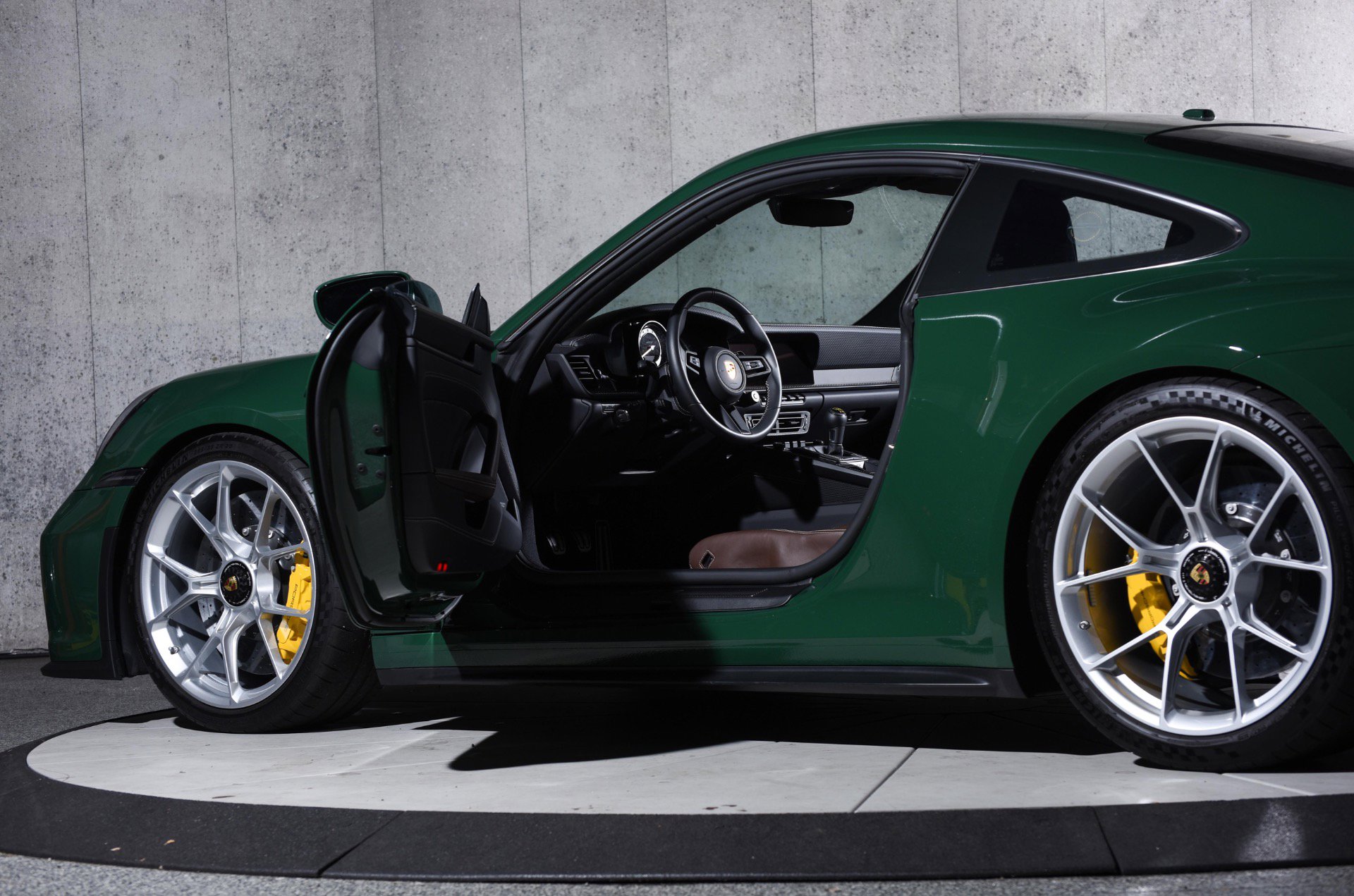 Used 2022 Porsche 911 GT3 image 18