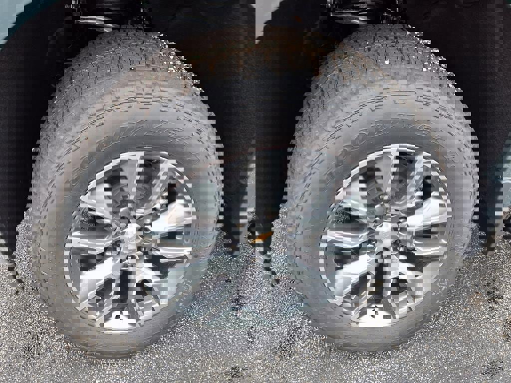 New 2025 Chevrolet Silverado 1500 LT image 9