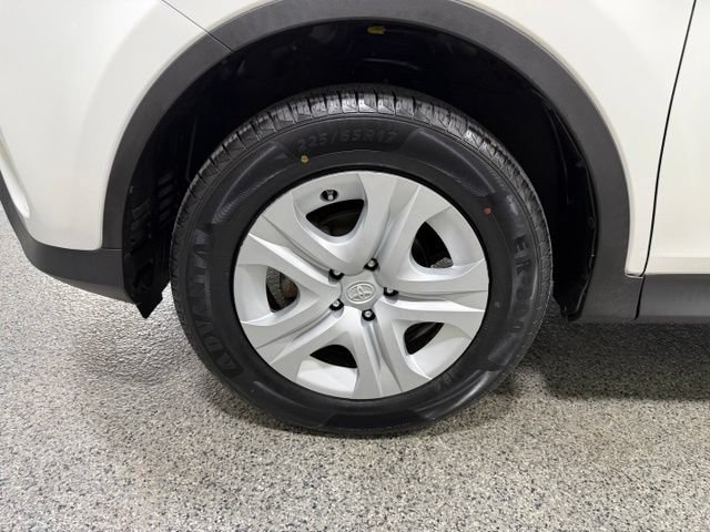 Used 2015 Toyota RAV4 LE AWD/4WD image 25