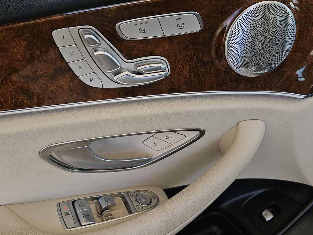 Used 2019 Mercedes-Benz E 300 4MATIC image 29