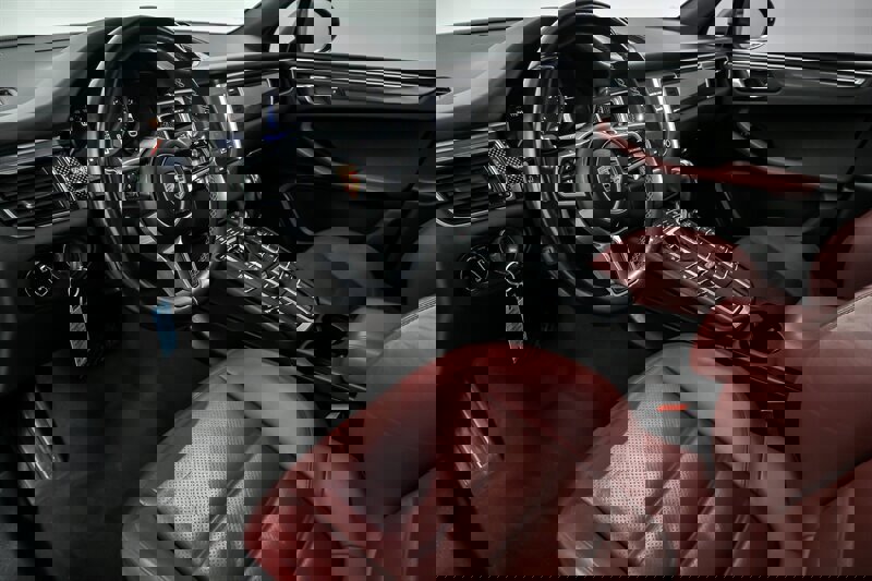 Used 2017 Porsche Macan GTS w/ Premium Package Plus image 18